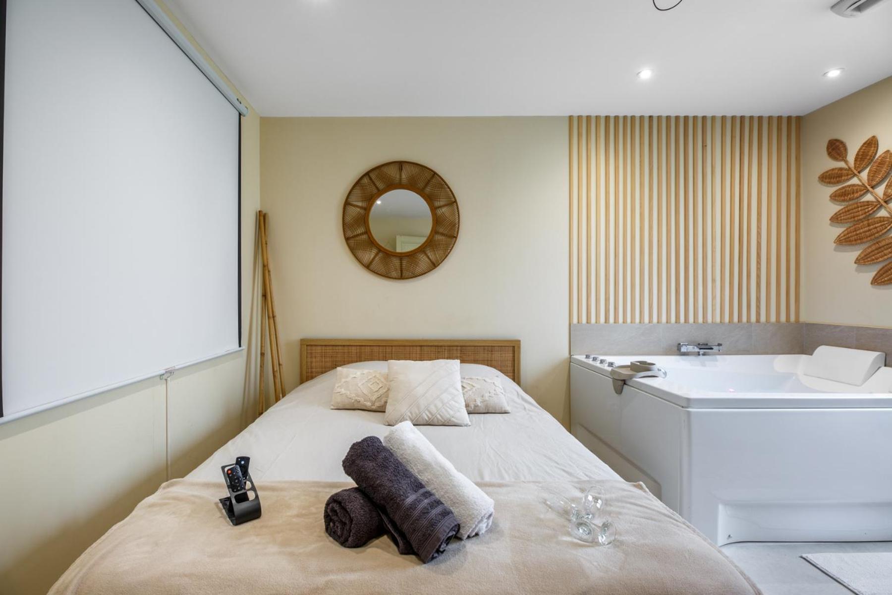 Escale A Bali Jacuzzi - Cinema - Self Check-in Apartment Le Petit-Quevilly